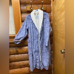 Deluxe plush robe